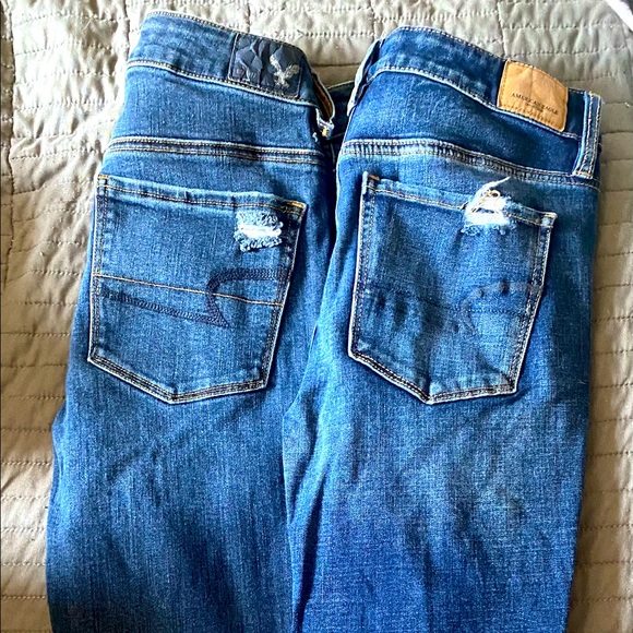 American Eagle high rise stretch skinny jeans. - Picture 2 of 2